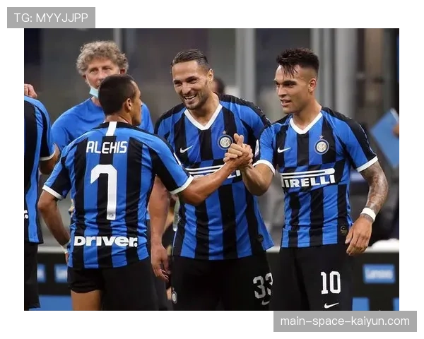 国际米兰3-0完胜佛罗伦萨，将领先优势扩大至8分。